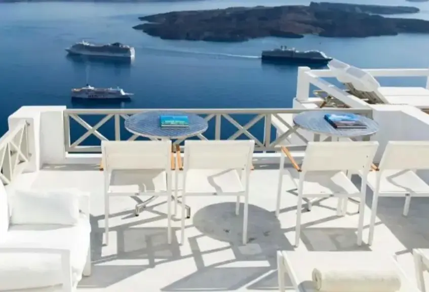 Widok z hotelu Gorgona Villas (Imerovigli)