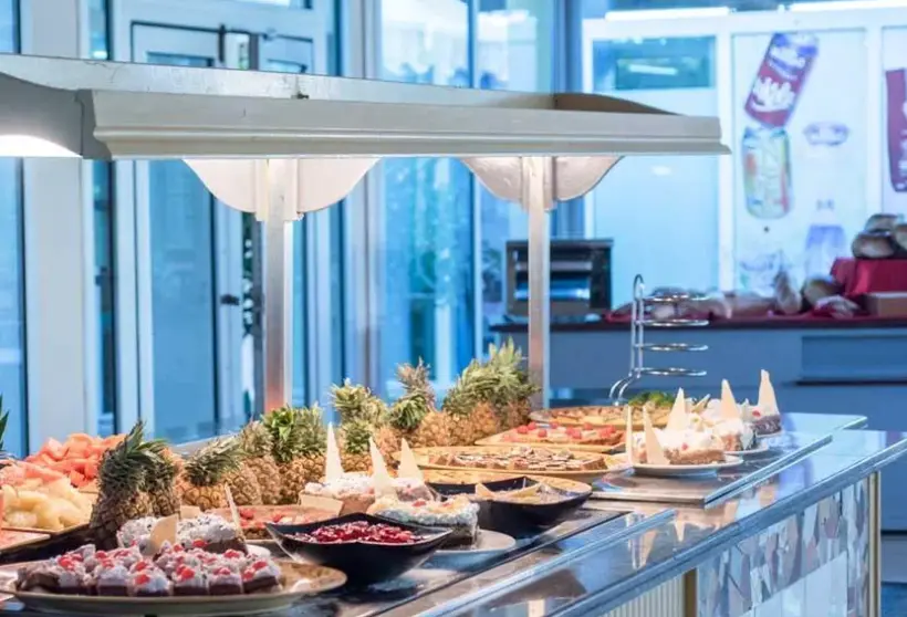 Restauracja i jedzenie w hotelu Gran Caribe Palma Real