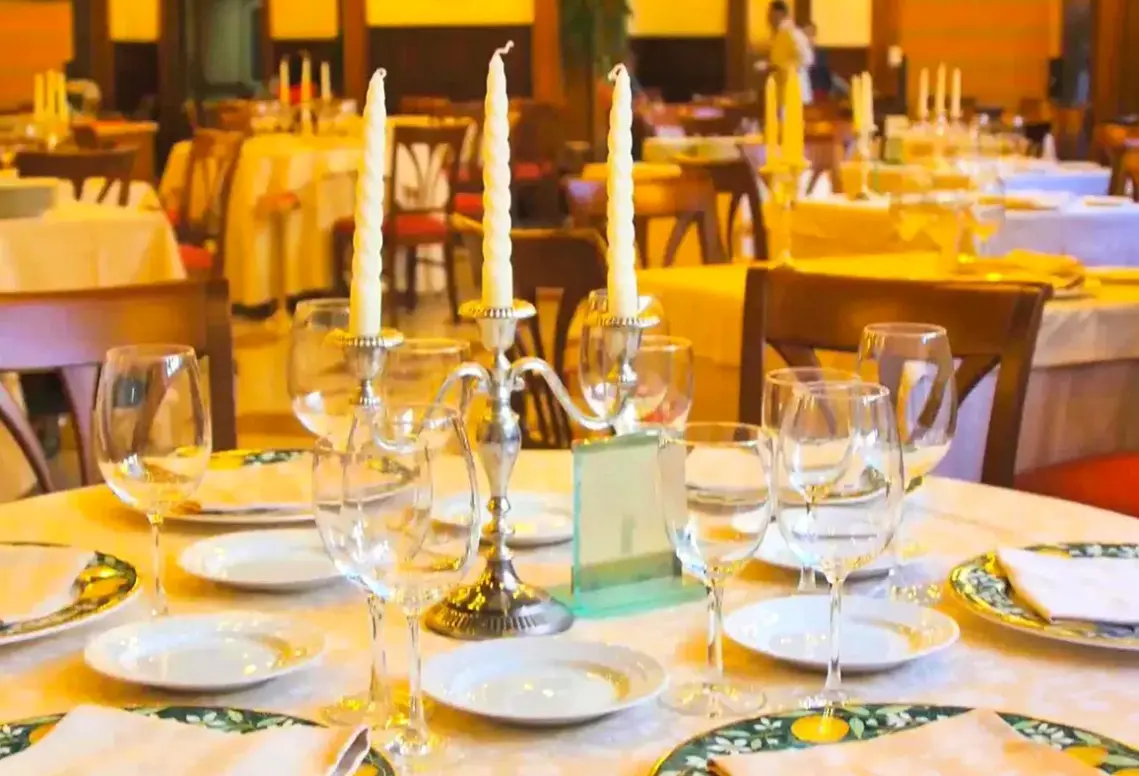 Restauracja i jedzenie w hotelu Grand Piazza Borsa
