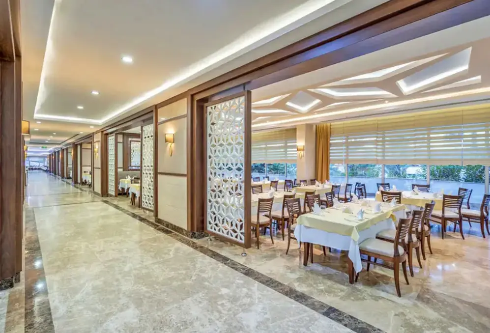 Restauracja i jedzenie w hotelu Green Max (ex Chervo Club Sirena)