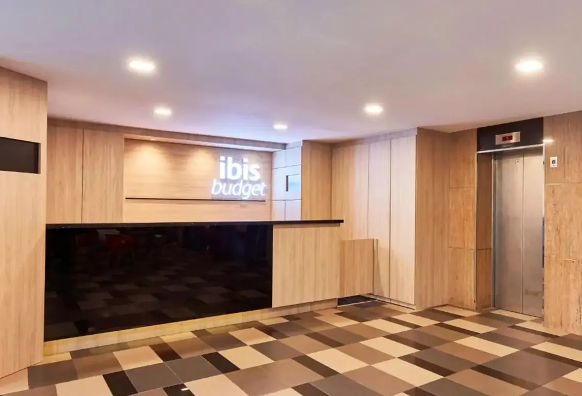 Lobby hotelu ibis budget Ruby