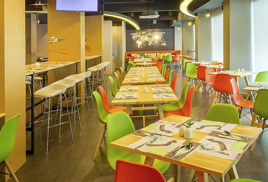 Restauracja i jedzenie w hotelu ibis Styles Sukhumvit 50