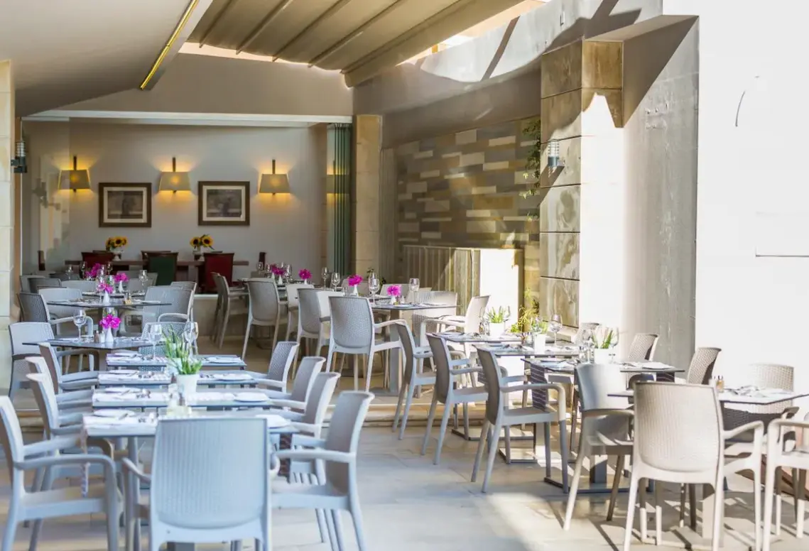 Restauracja i jedzenie w hotelu Ideon Rethymnon