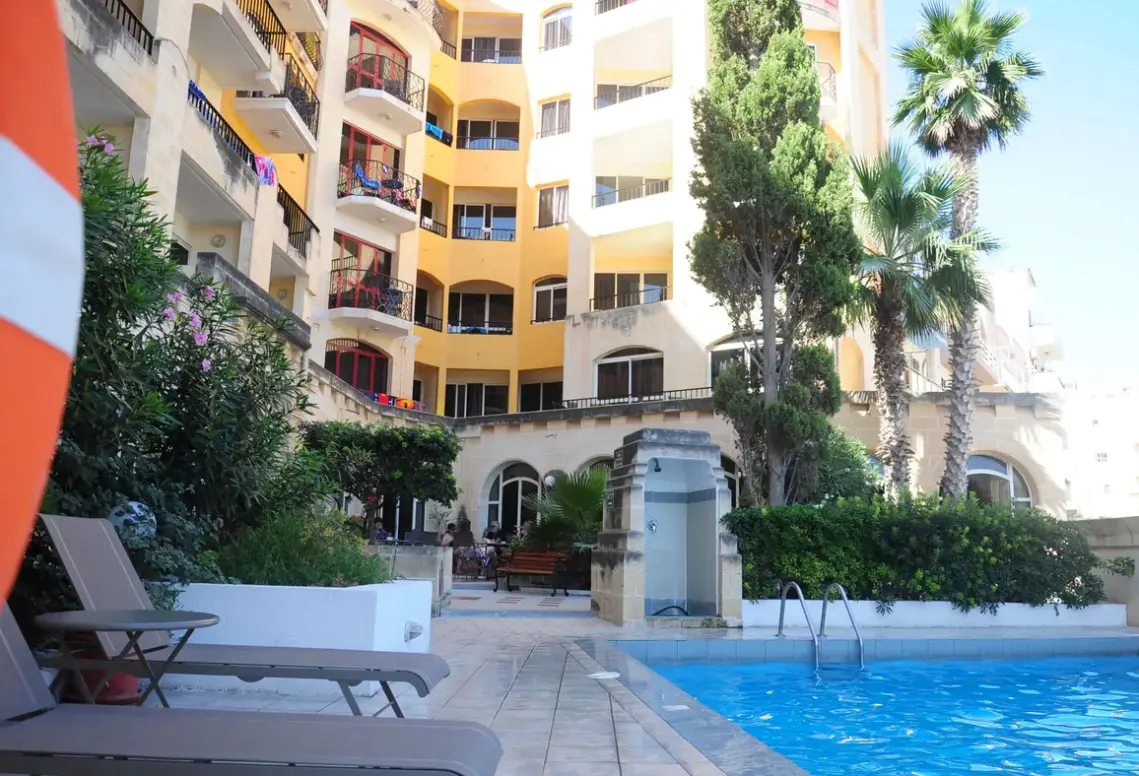 Basen w hotelu IL Palazzin