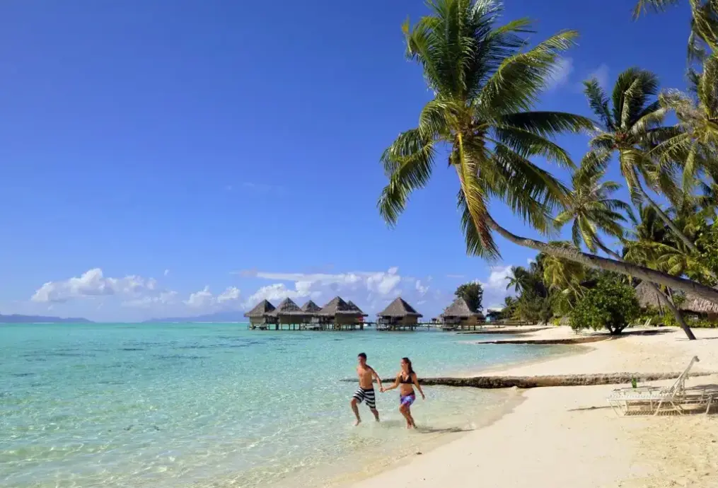 Plaża przy hotelu InterContinental Le Moana Resort Bora