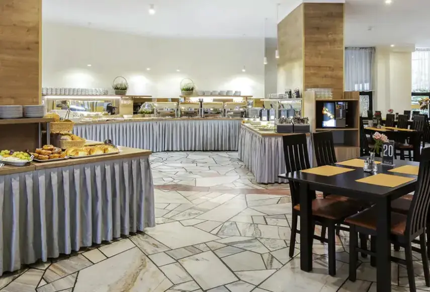 Restauracja i jedzenie w hotelu Interferie Aquapark Sport Malachit