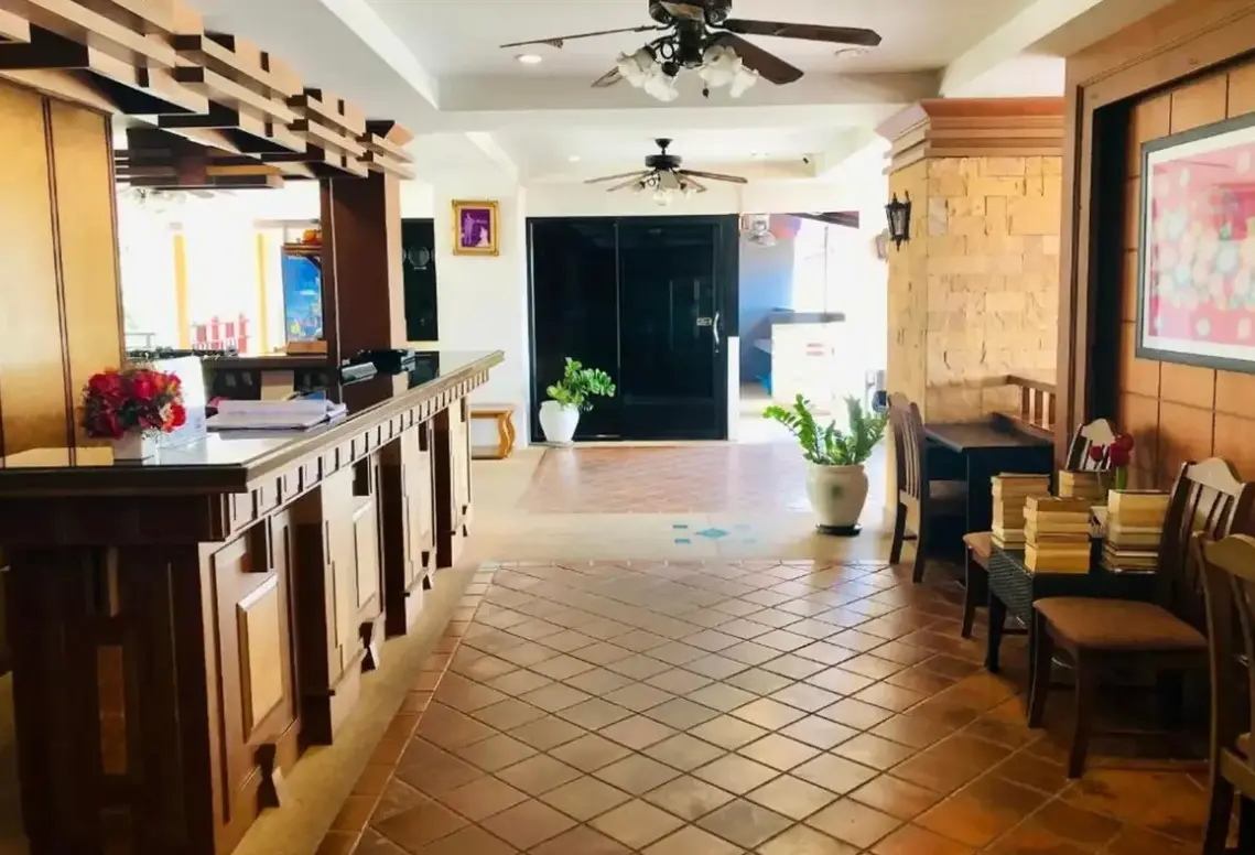 Lobby hotelu Jiraporn Hill Resort Patong