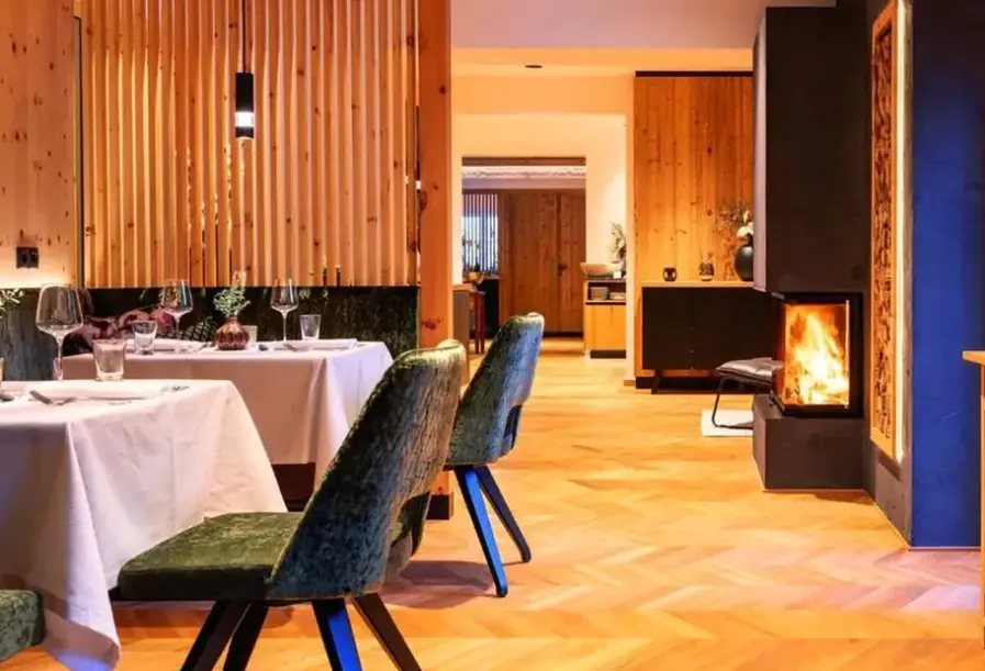 Restauracja i jedzenie w hotelu Jorglerhof