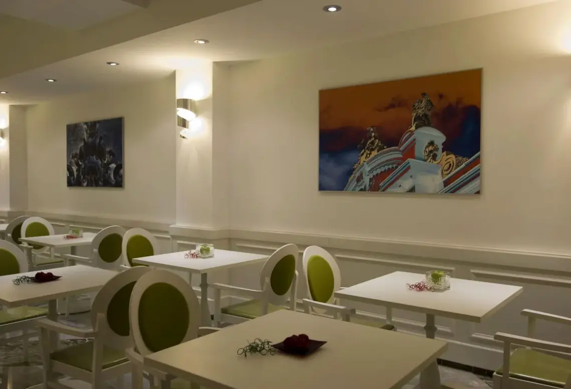 Restauracja i jedzenie w hotelu JR Oriente