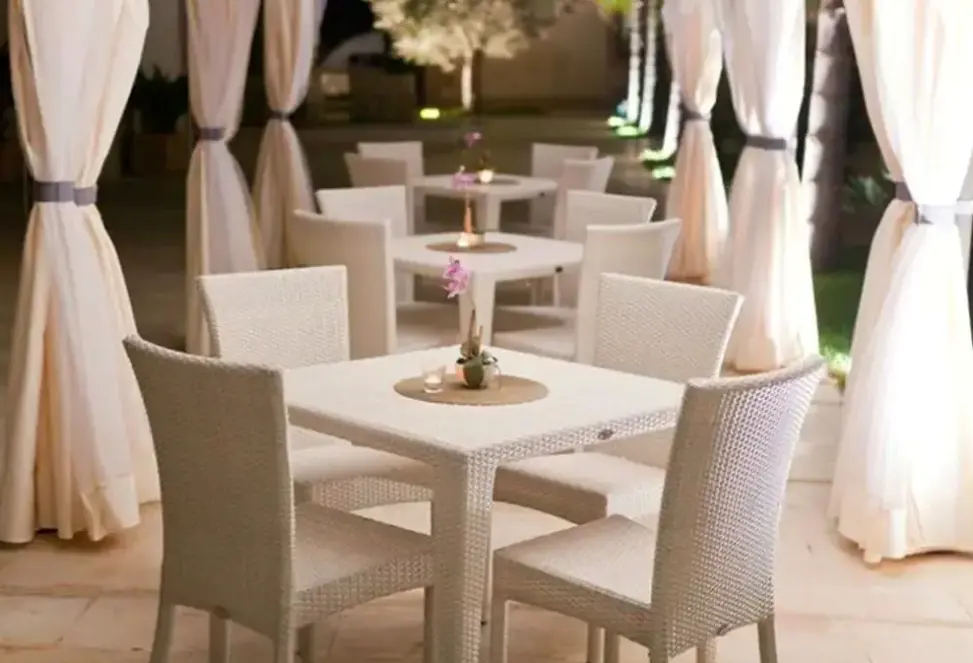 Restauracja i jedzenie w hotelu Kalaonda