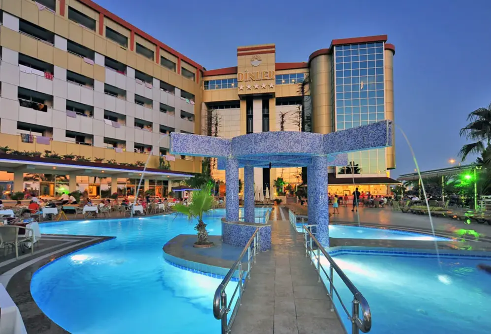 Basen w hotelu Kirbiyik Resort (ex. Dinler)