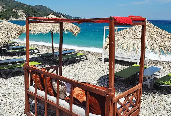 Plaża przy hotelu Kokkari Beach