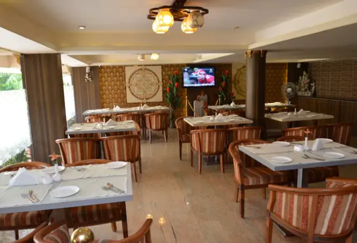 Restauracja i jedzenie w hotelu La Grace Resort