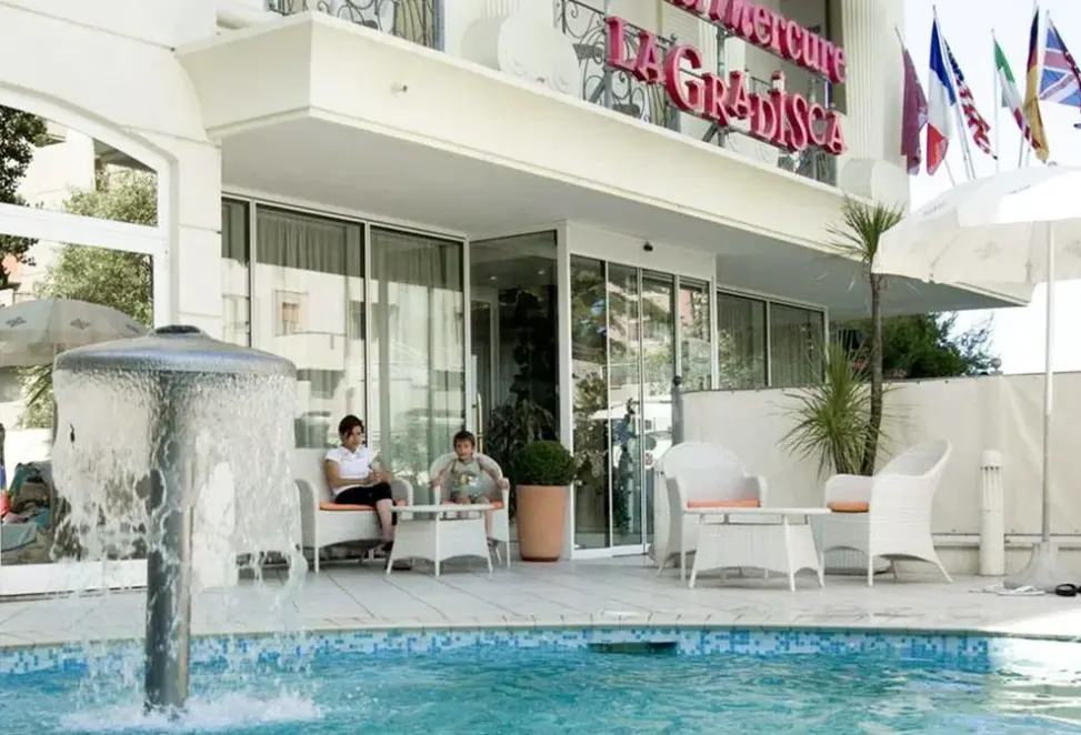 Basen w hotelu La Gradisca