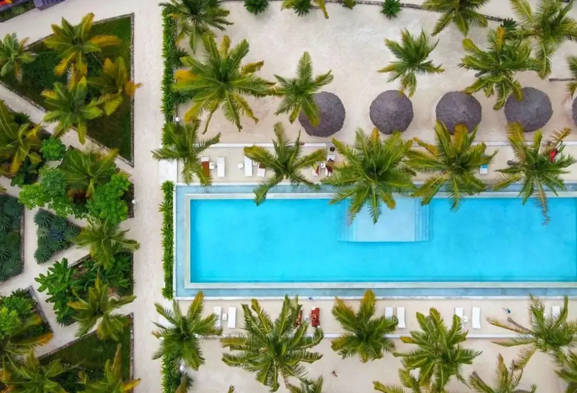 Basen w hotelu La Luna Suite Apartments