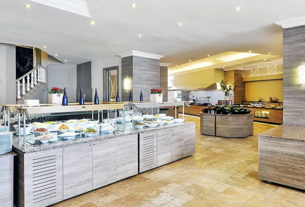 Restauracja i jedzenie w hotelu Ladonia Adakule
