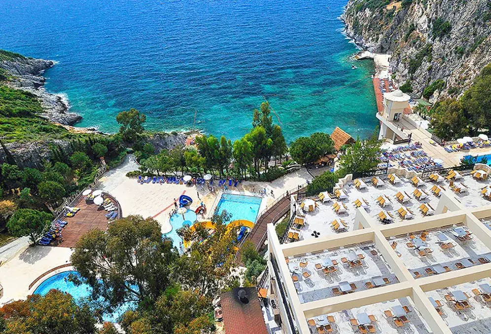 Hotel Ladonia Adakule