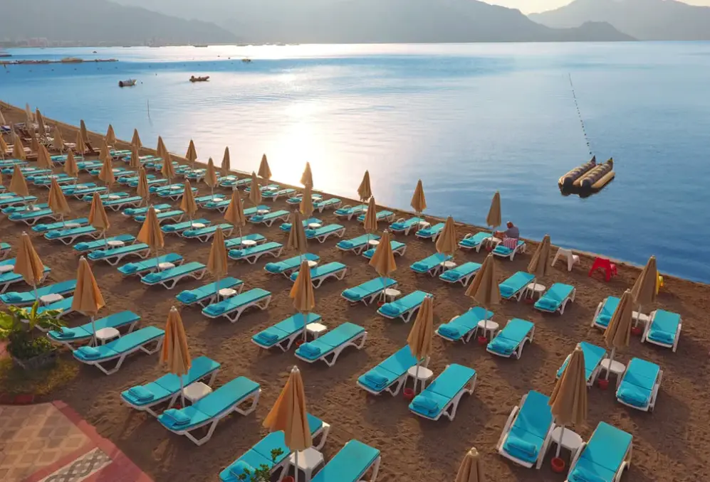 Plaża przy hotelu Lalila Blue Suites