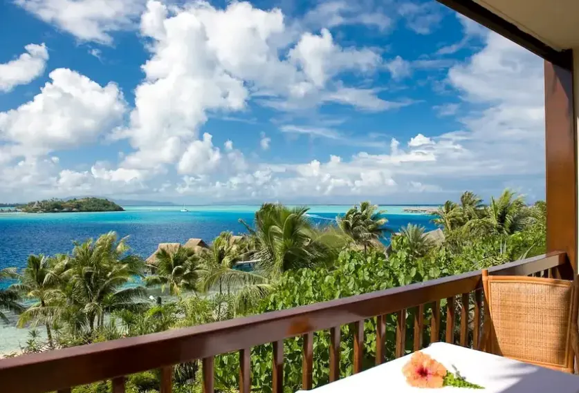 Widok z hotelu Le Maitai Polynesia