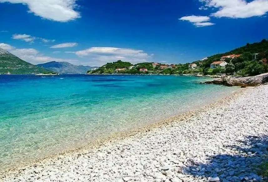 Plaża przy hotelu Lumbarda