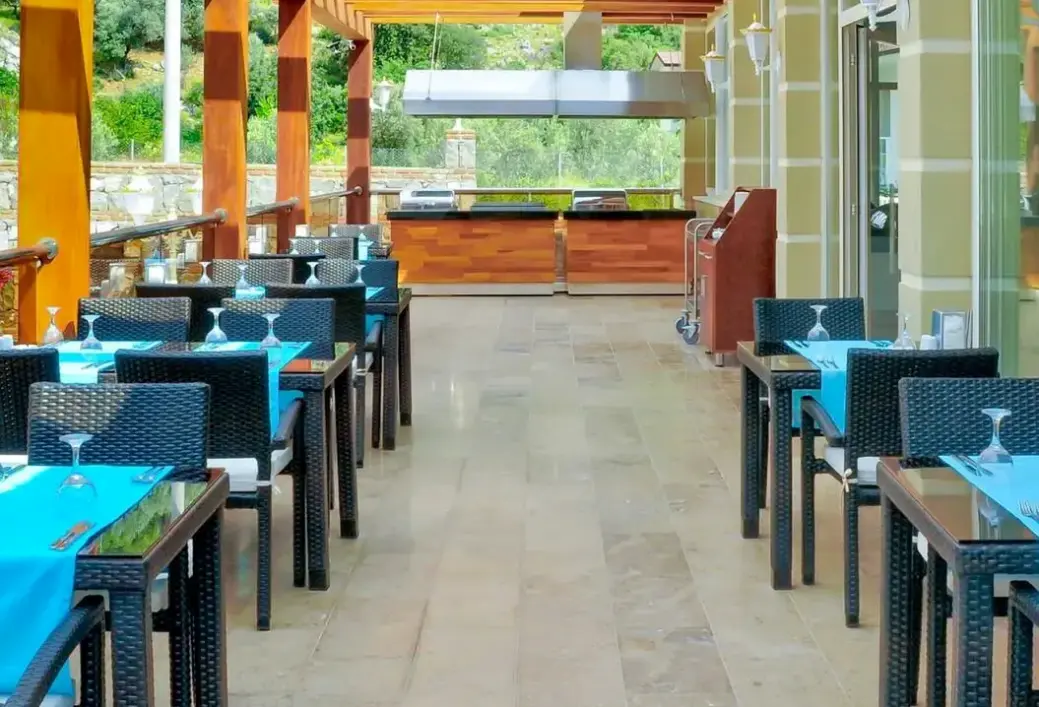 Restauracja i jedzenie w hotelu Marcan Resort