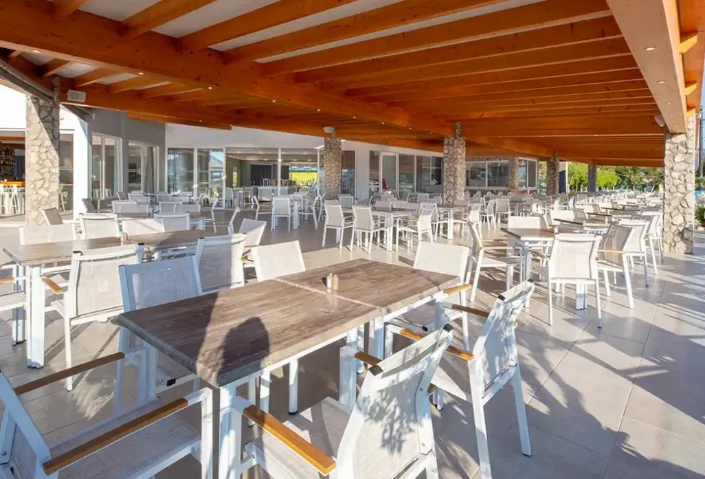 Restauracja i jedzenie w hotelu Marebello Beach Resort