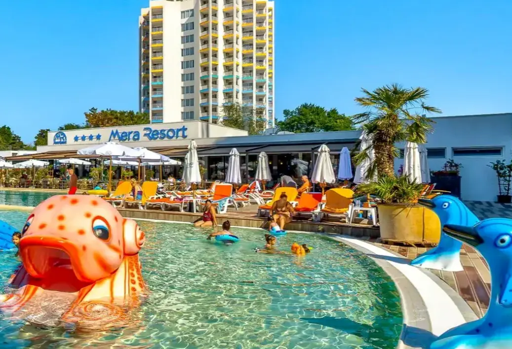 Basen w hotelu Mera Resort Venus