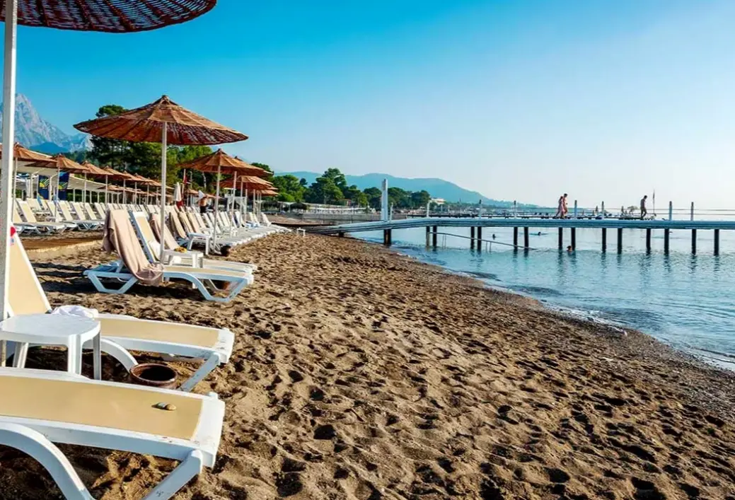 Plaża przy hotelu Miarosa Ghazal Resort