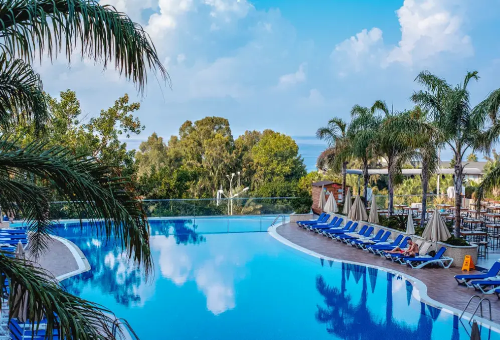 Basen w hotelu Michell Hotel & Spa
