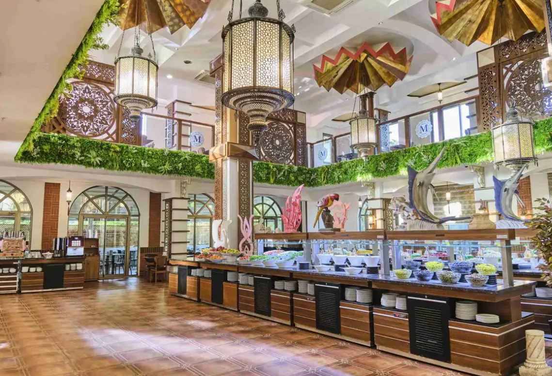 Restauracja i jedzenie w hotelu Misal (ex. Nox Inn Club)