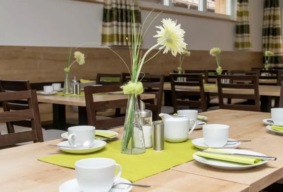 Restauracja i jedzenie w hotelu Mons - Alpine Lodge