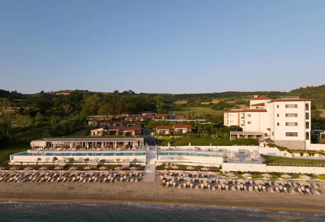 Plaża przy hotelu Mount Athos Resort