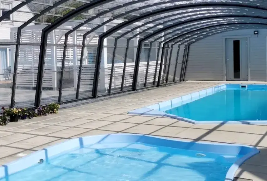 Basen w hotelu Na Klifie Wypoczynek & Spa