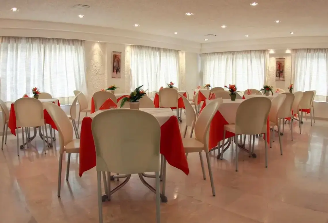 Restauracja i jedzenie w hotelu Nancy (Hersonissos)