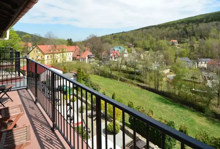 Widok z hotelu Nefryt Magnolia II