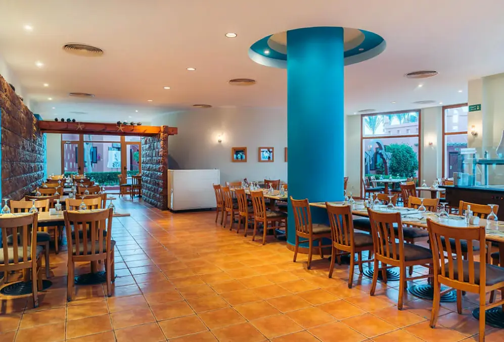 Restauracja i jedzenie w hotelu Nubian Island