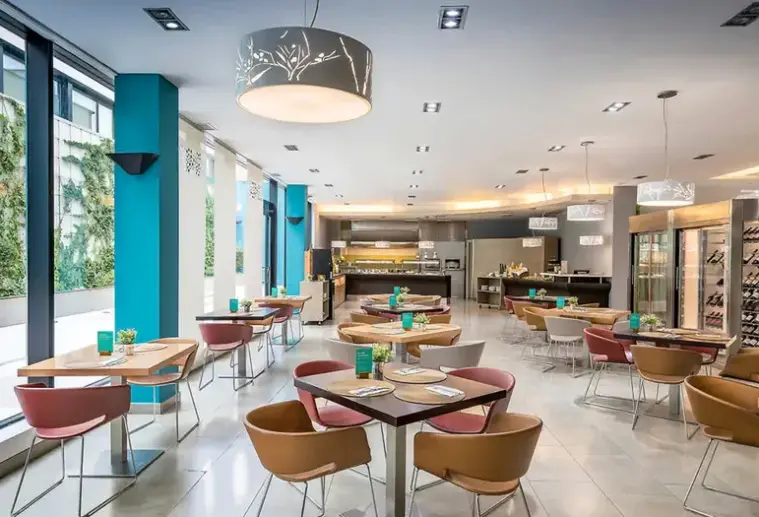 Restauracja i jedzenie w hotelu Occidental Agalia (ex. Novotel Murcia)