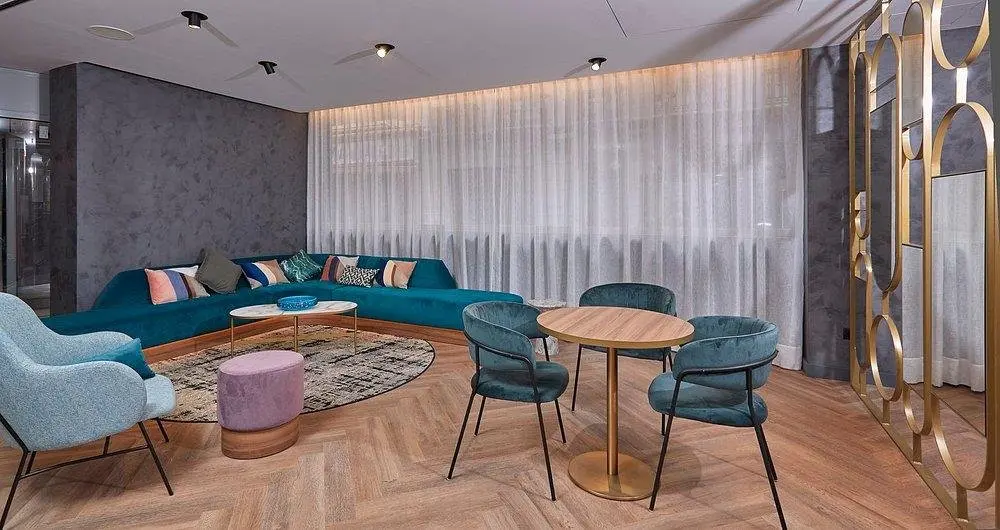 Lobby hotelu Occidental Alicante (ex. NH Rambla de Alicante)