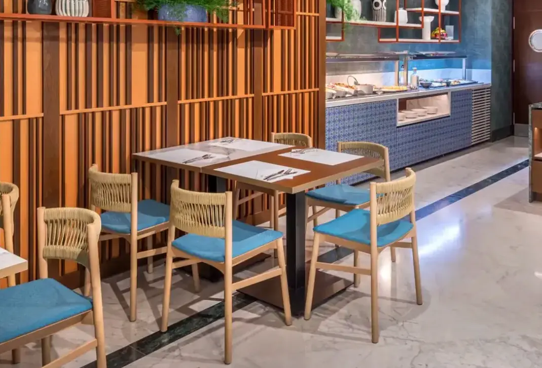 Restauracja i jedzenie w hotelu Occidental Sevilla Viapol (ex. NH Sevilla Viapol)