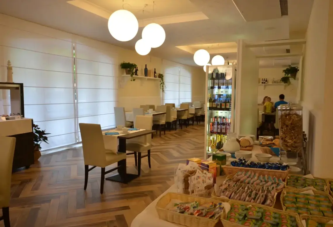 Restauracja i jedzenie w hotelu Olimpia (Bibione)