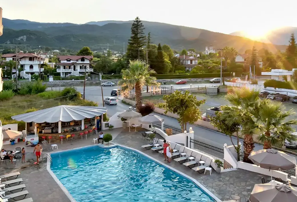 Basen w hotelu Olimpion Melathron