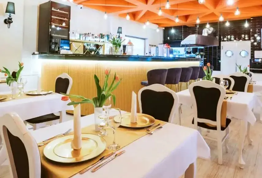 Restauracja i jedzenie w hotelu Olivina Park