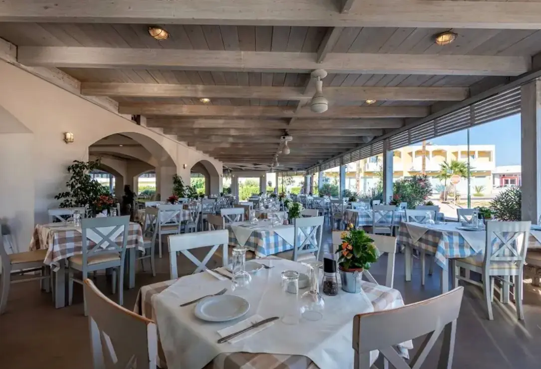 Restauracja i jedzenie w hotelu Oneiro