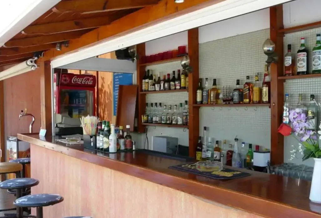 Restauracja i jedzenie w hotelu Oscar (Nidri)
