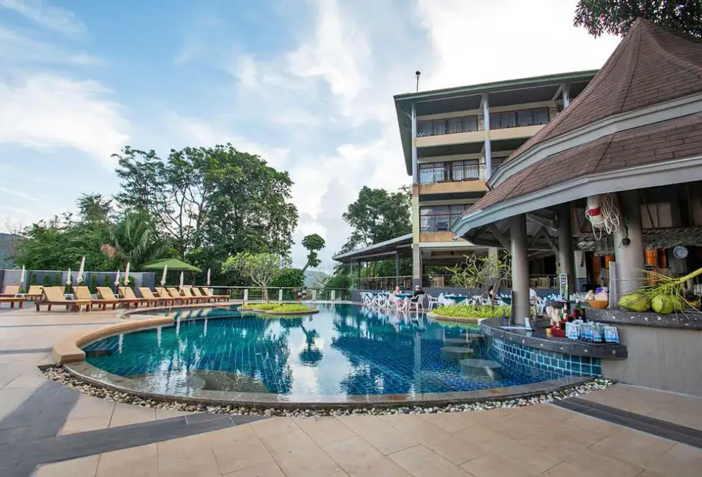 Basen w hotelu Peach Hill Resort & Spa
