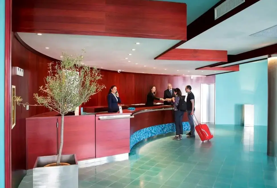 Lobby hotelu Pedraladda
