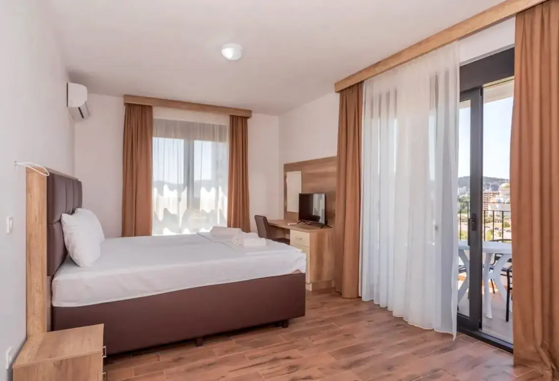 Pokój w hotelu Pharos (Bar)