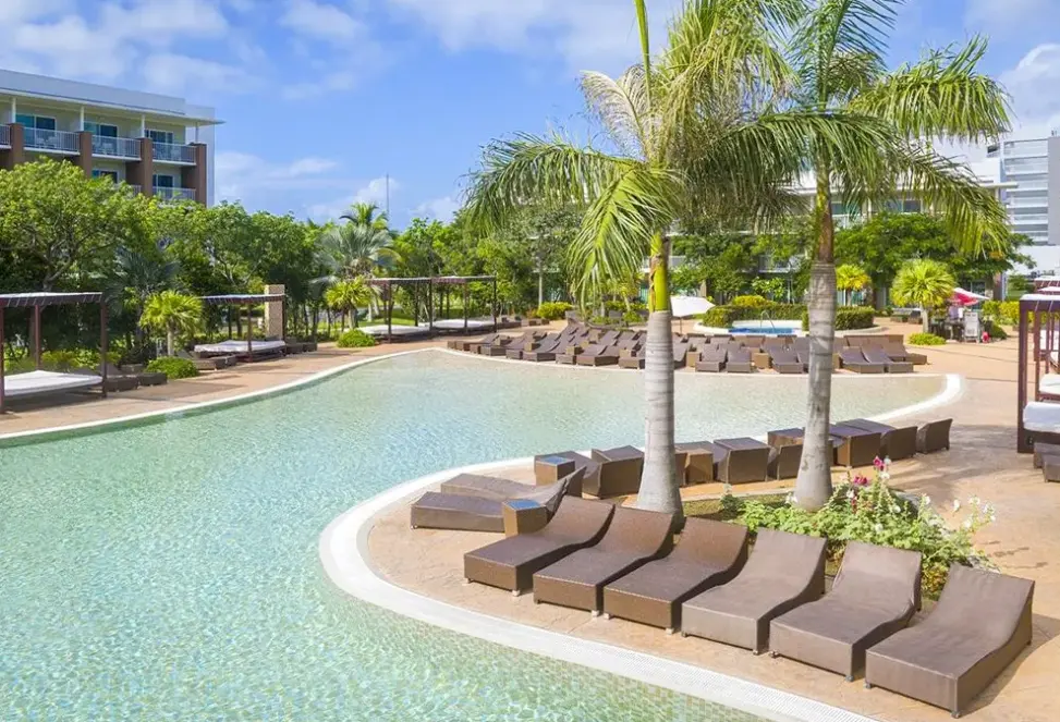 Basen w hotelu Playa Vista Azul (ex. Ocean Vista Azul)