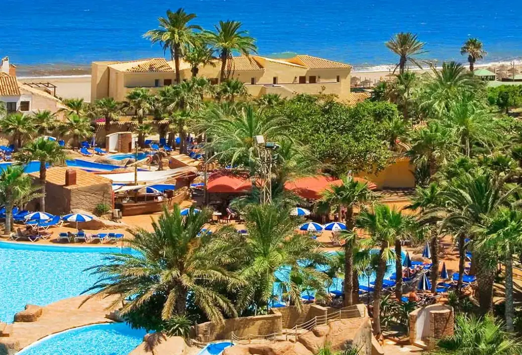 Basen w hotelu Playasol Spa