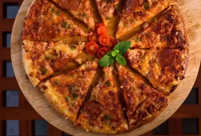 Restauracja i jedzenie w hotelu Potnia Theron Suites